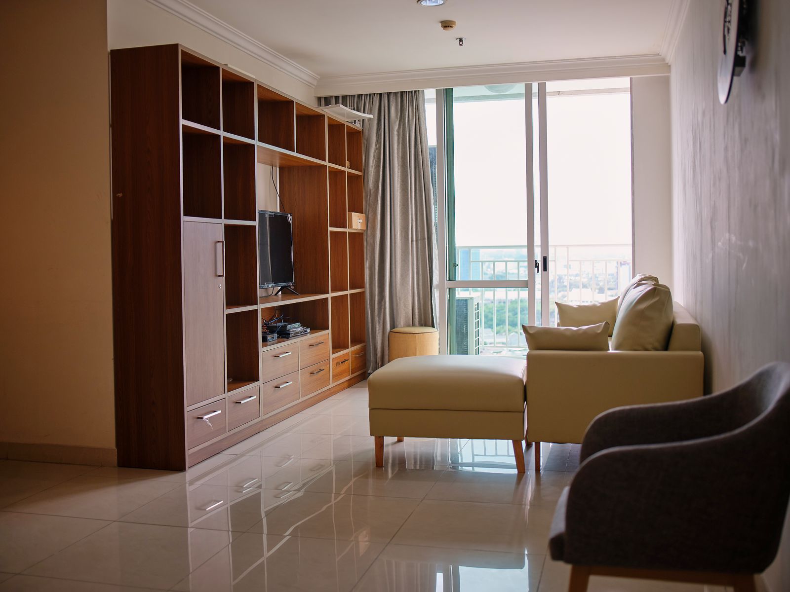 Disewakan Apartemen Denpasar Residence Tipe 3 BR Kondisi Full Furnished